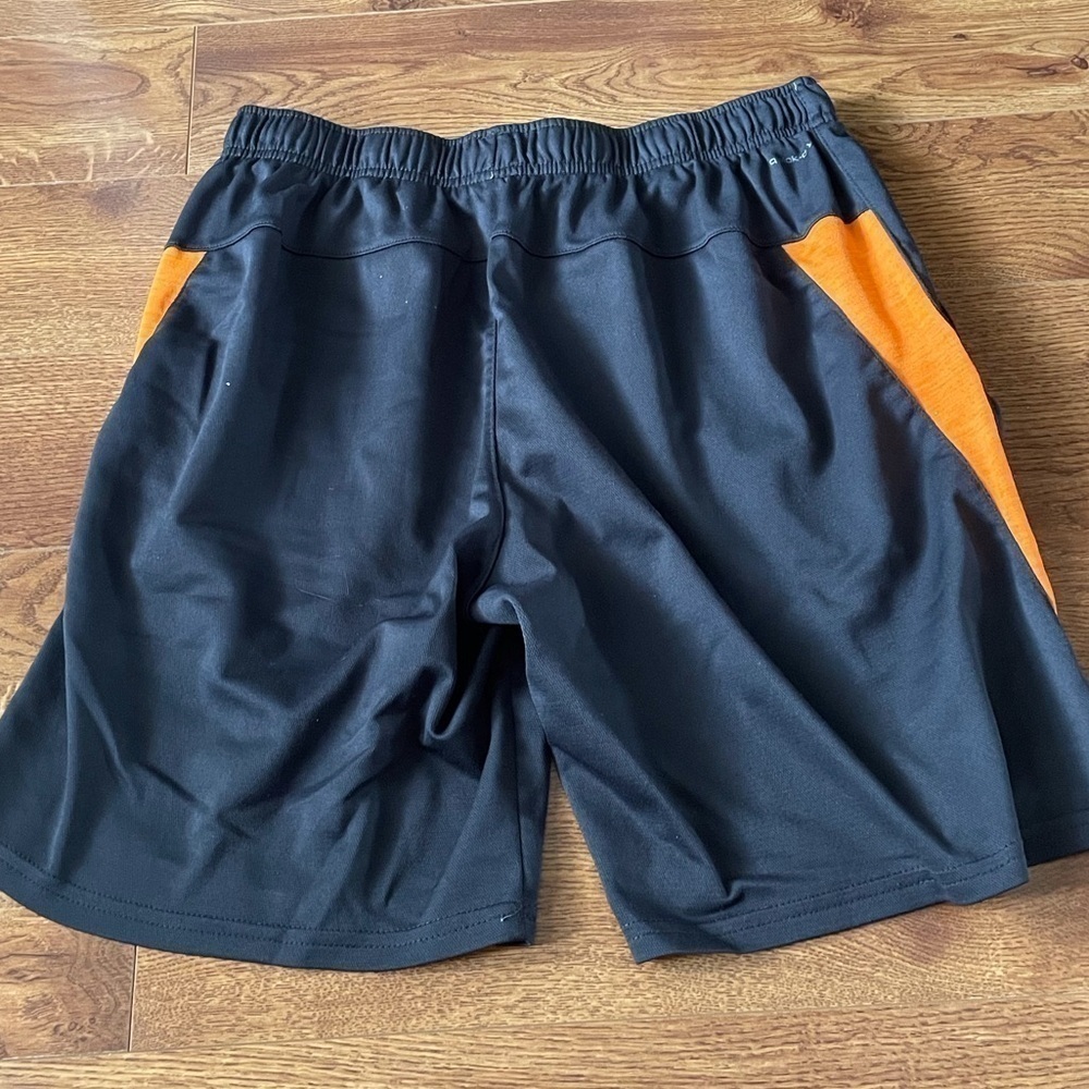 Qwick dry gray basketball shorts in size L